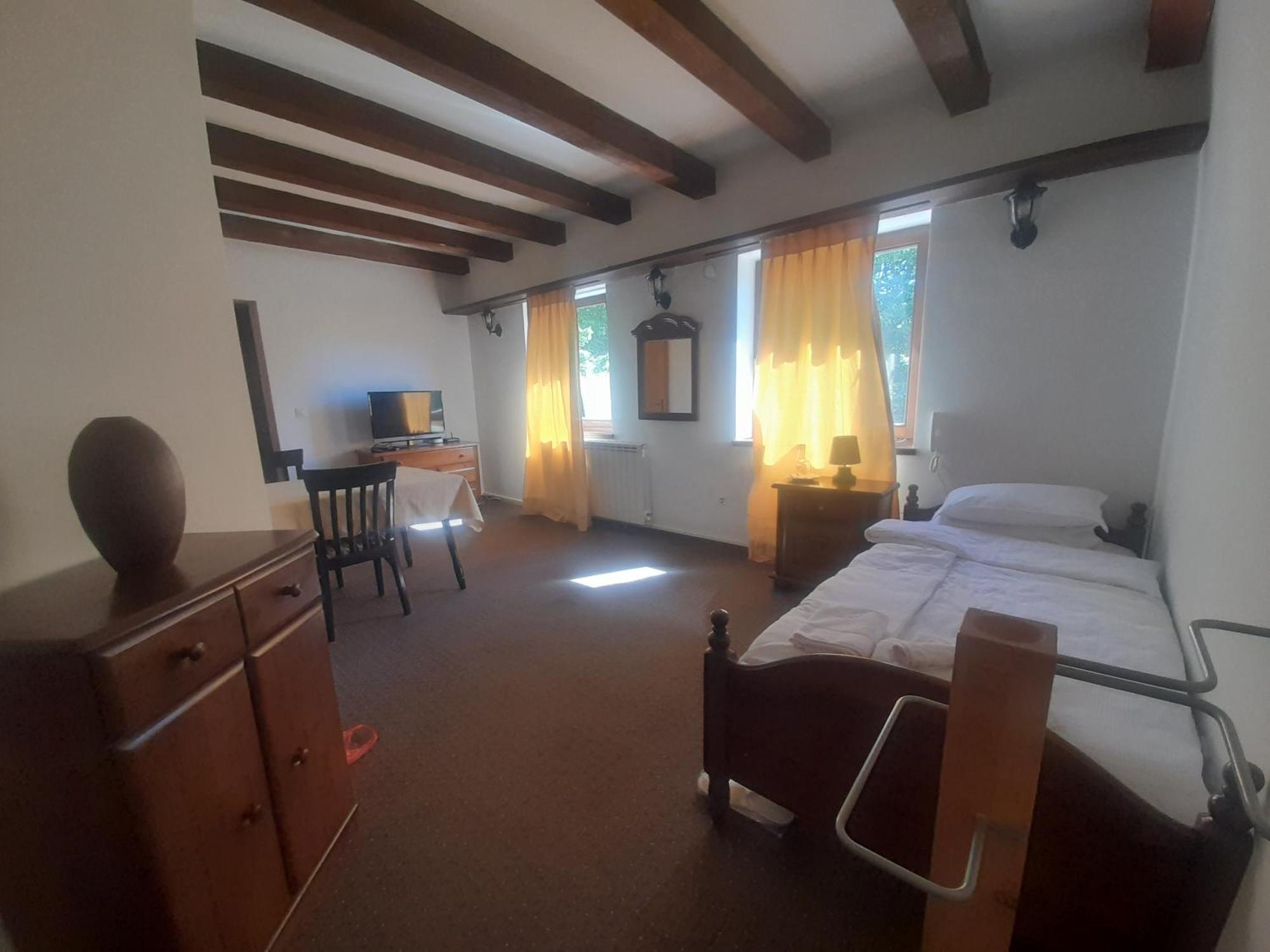 Teuta Palace Dom Faletici Hotel Sarajevo Buitenkant foto